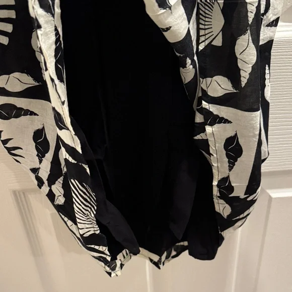 Lisa Says Gah Black & White Floral V-Neck Maxi Dress size xs needs zipper pull - Picture 3 of 6